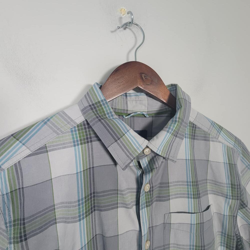 The North Face Mens M Plaid Button Up Hiking Shirt Short Sleeve Green